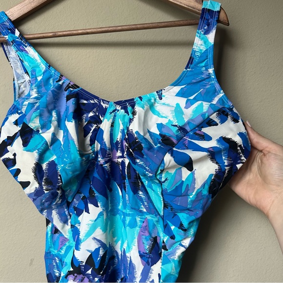Nicole K Shelf Bra Lined Blue Abstract One-Piece Swimsuit XXL - Picture 6 of 9